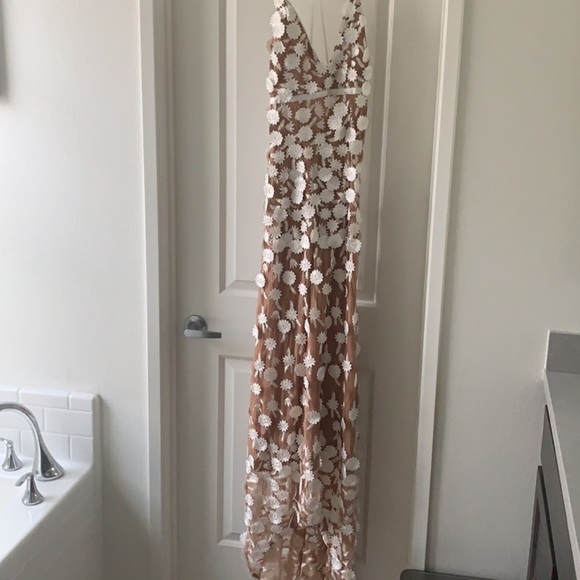 FOR LOVE AND LEMONS MARGUERITE FLORAL PETAL GOWN - Picture 7 of 8